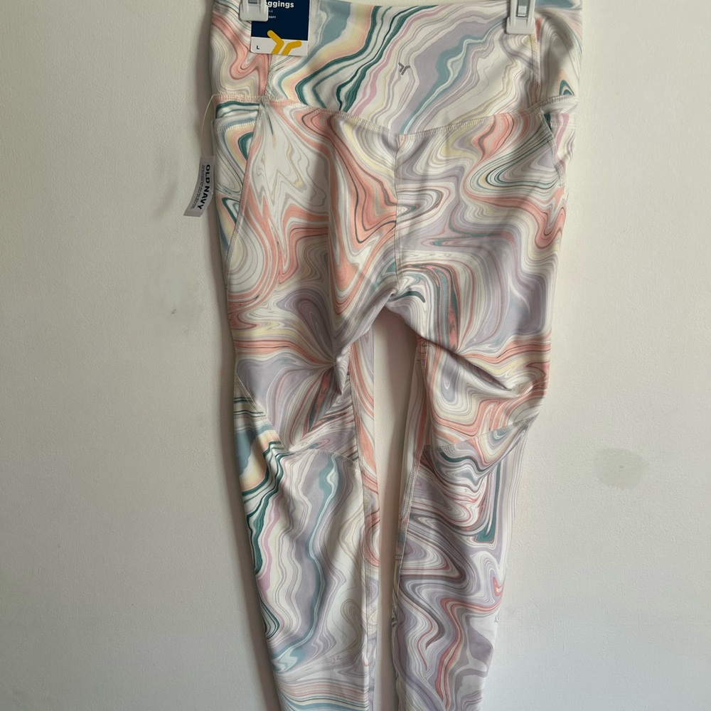 Old Navy Powersoft 7/8 Length Swirl Pattern Leggings - Picture 2 of 7